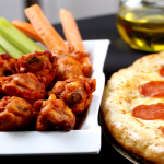 Acompaña tu pizza con alitas