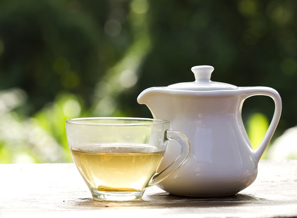 Taza de té blanco