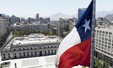 Chile, edificios y bandera