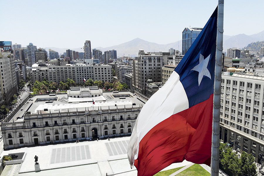 Chile, edificios y bandera