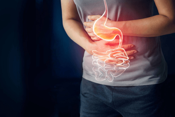 hombre con problemas intestinales